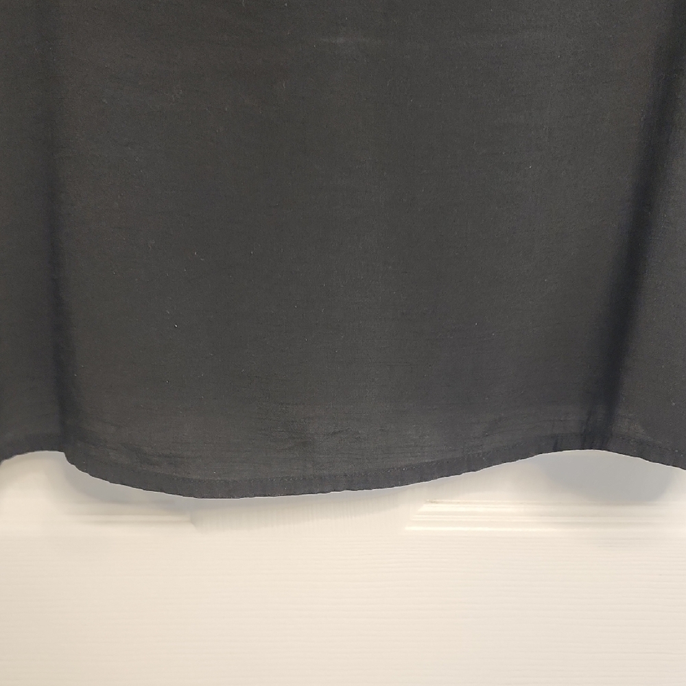 Elegant Black V-Neck Blouse - Picture 7 of 13